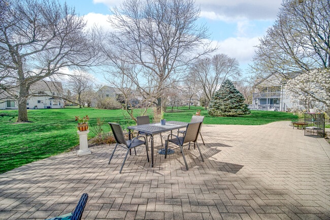 Building Photo - 2872 Whispering Oaks Ct