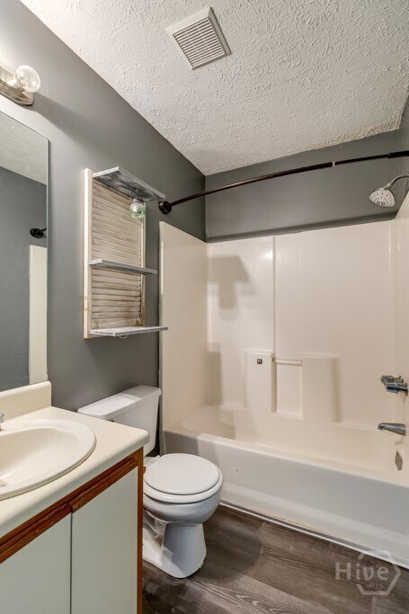 Building Photo - 402 Sterling Creek Dr