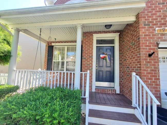 Building Photo - Waterfront! Spacious, updated, 4-bedroom &...
