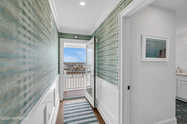 Building Photo - 3574 Ocean Terrace