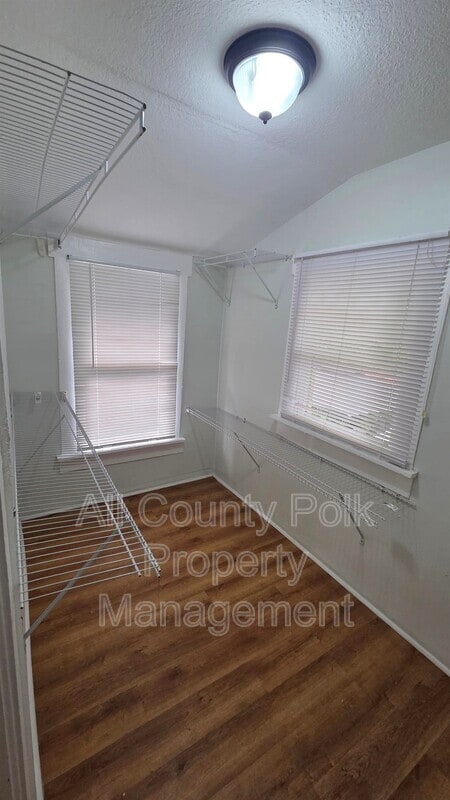 Building Photo - 933 S Missouri Ave