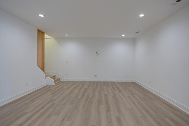 Building Photo - 11760 Stratham Dr