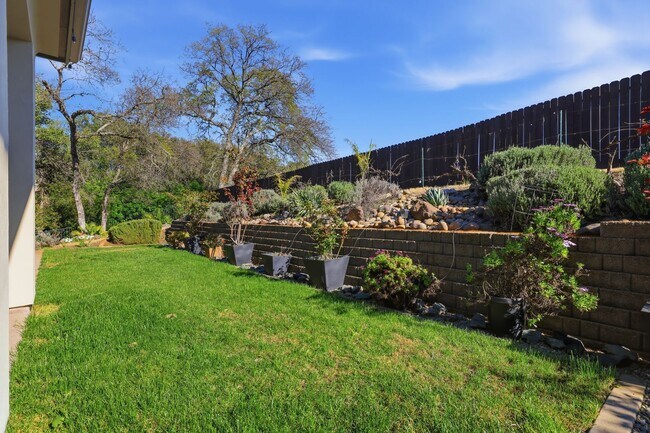Building Photo - 3813 Calverhall Way