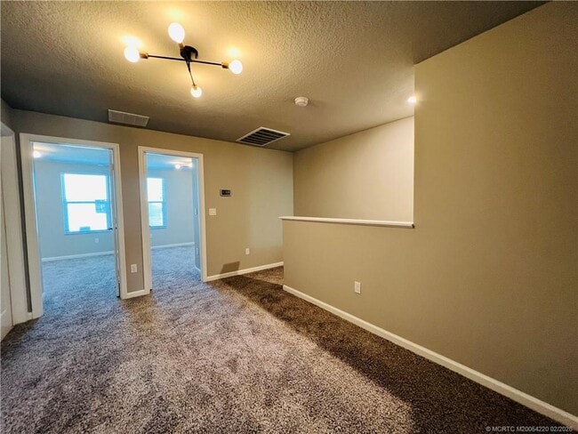 Building Photo - 3913 SE Mentmore Ln