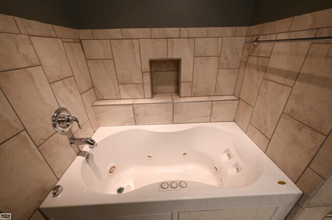 Building Photo - 28777 Berwick Ct