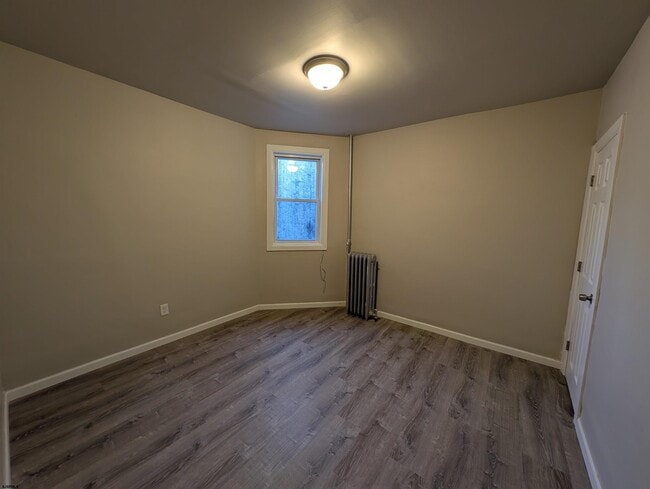 Building Photo - 2002 Grant Ave