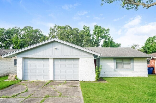 Primary Photo - 16619 Barcelona Dr