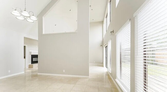 Building Photo - 10722 Shawnbrook Dr