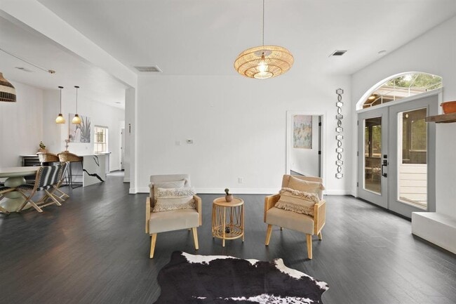 Building Photo - 510 Camino De Rancho