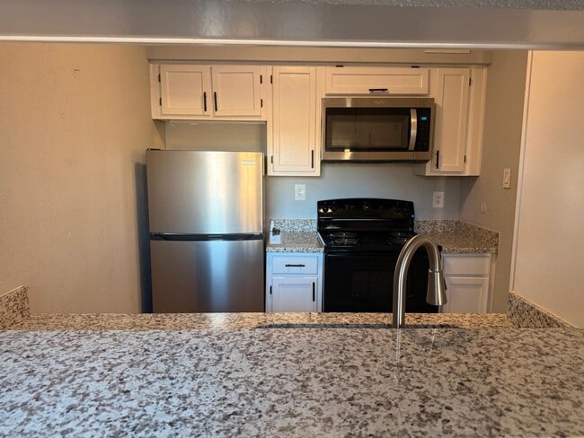 Building Photo - 10555 Turtlewood Ct