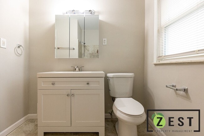Building Photo - BEAUTIFUL 3 BEDROOM 1 BATH