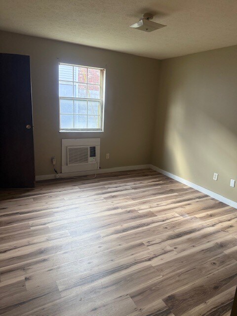 Building Photo - 204 N Warren St