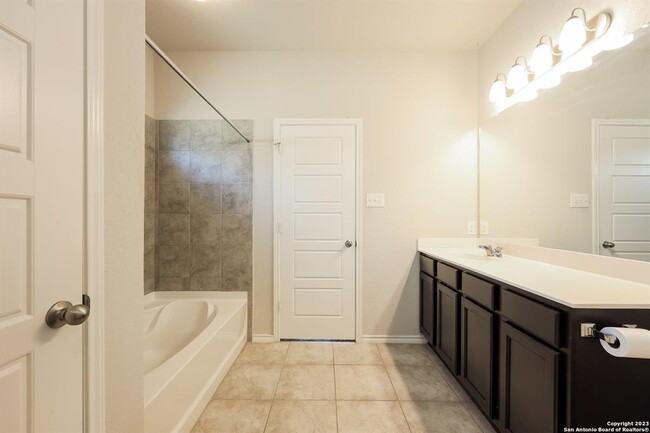 Building Photo - 7202 Archers Grove