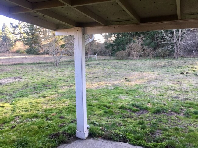 Building Photo - Charming One Story Rambler