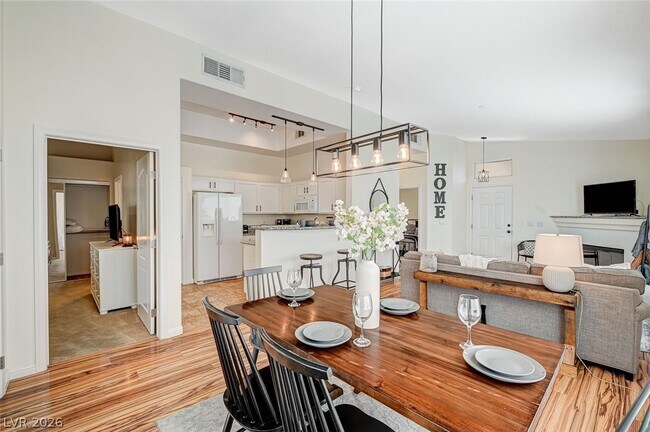 Building Photo - 3351 Indian Shadow St