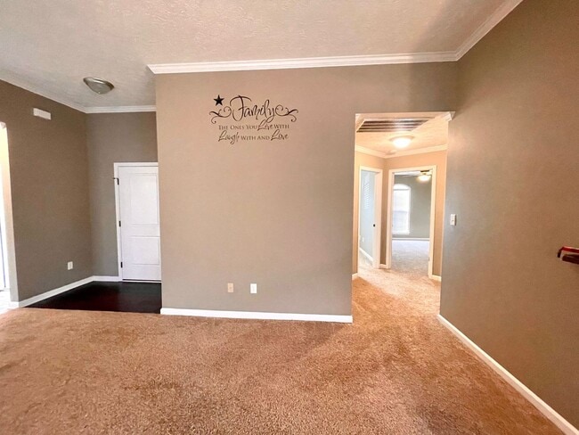 Building Photo - Where style meets comfort