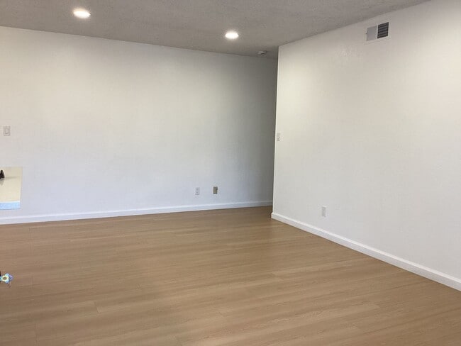 Building Photo - Heart of Capitola