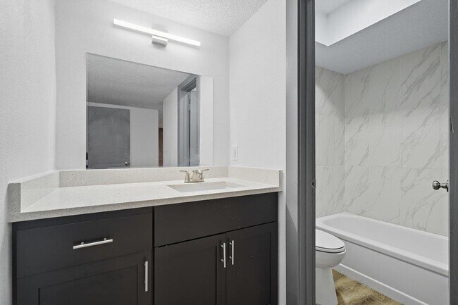 Building Photo - 6619 S Zunis Ave