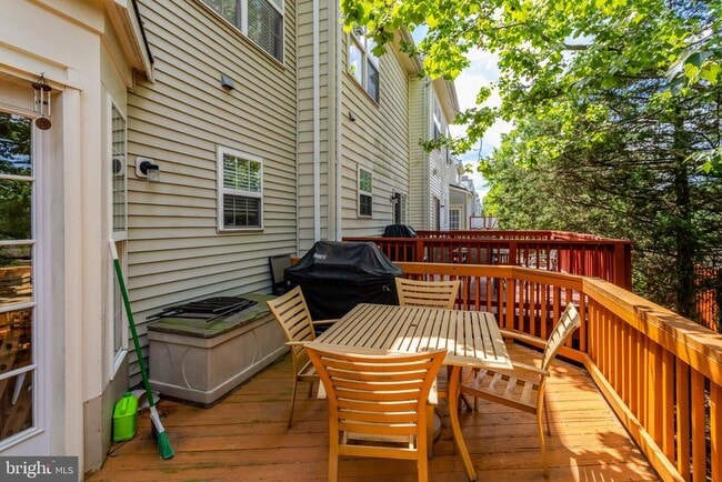 Building Photo - 3825 Watkins Mill Dr