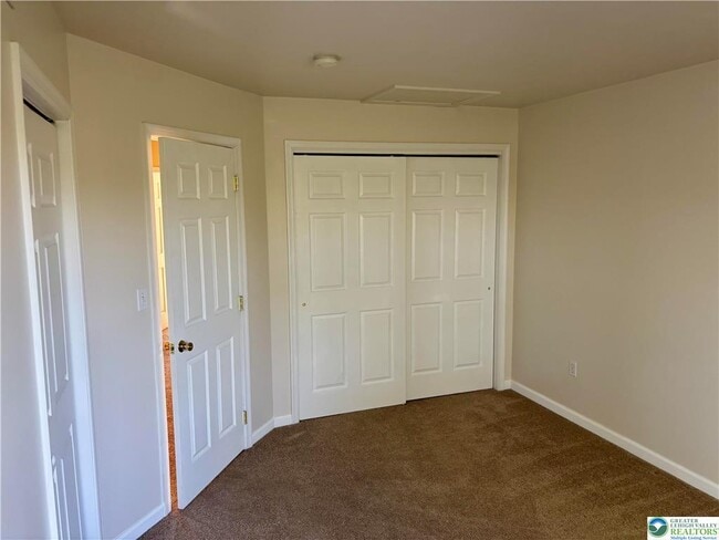 Building Photo - 5551 Stonecroft Ln