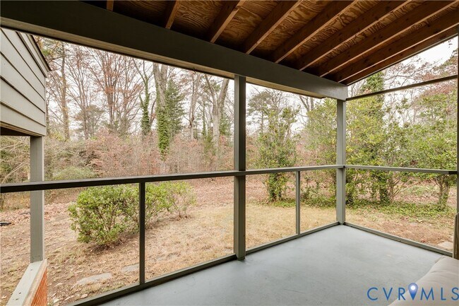 Building Photo - 3342 Grandview Dr