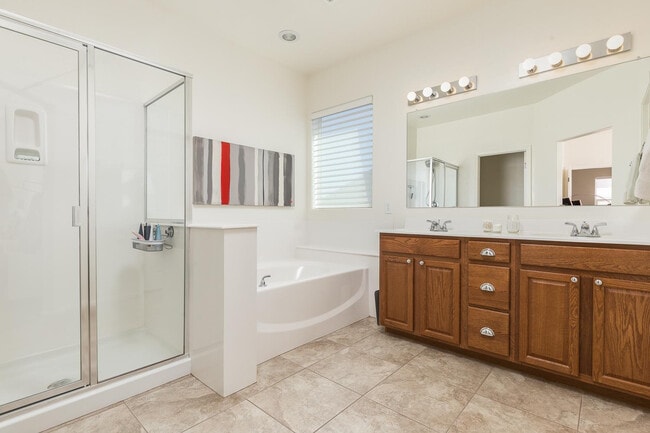 Building Photo - 3252 W Gran Paradiso Dr