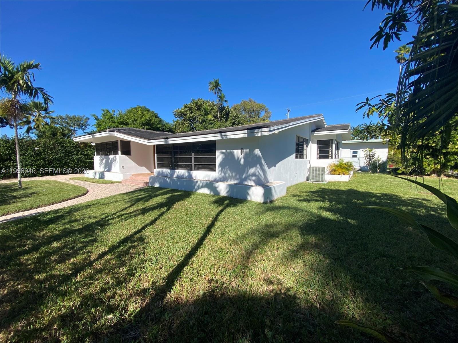 Building Photo - 1325 Marseille Dr