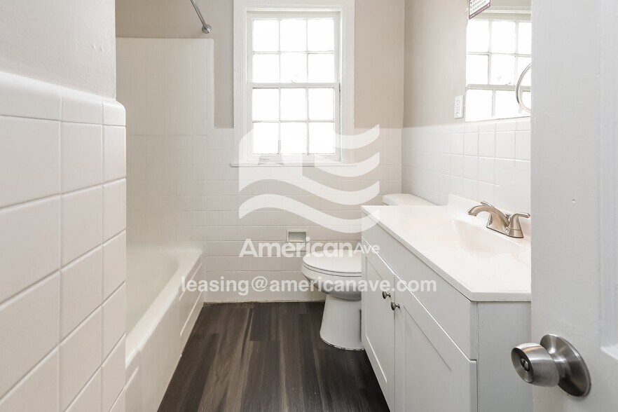 Building Photo - 1600 4th Terrace W