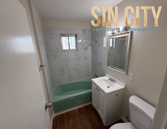 Building Photo - Discover Urban Comfort: Spacious 1-Bedroom Oasis at Lyn Capri