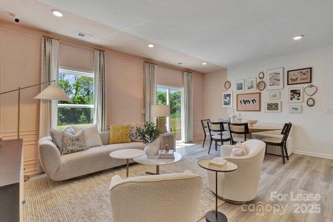 Building Photo - 747 Lock Haven Dr NW