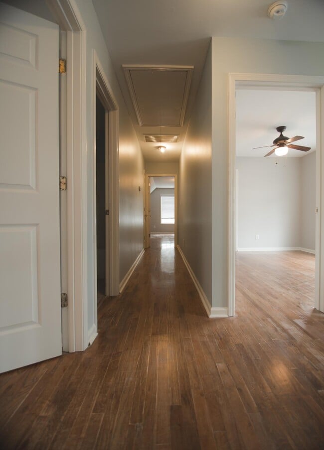 Building Photo - 22 Brightling Ln