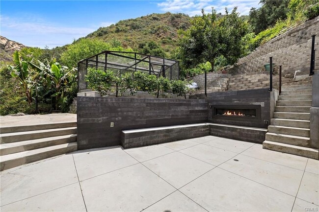 Building Photo - 537 Canyon Acres Dr