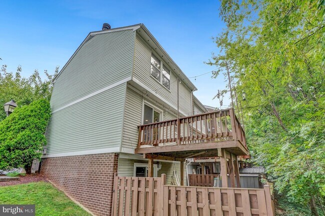 Building Photo - 12911 Walnut View Ct