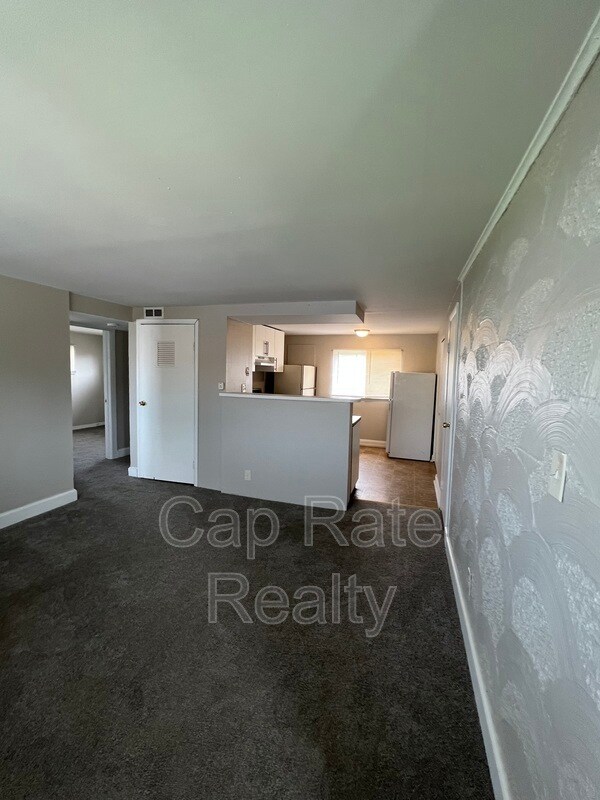 Building Photo - 3632 Cushing Dr