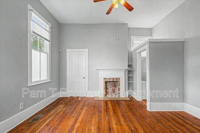 Building Photo - 402 E Park Ave