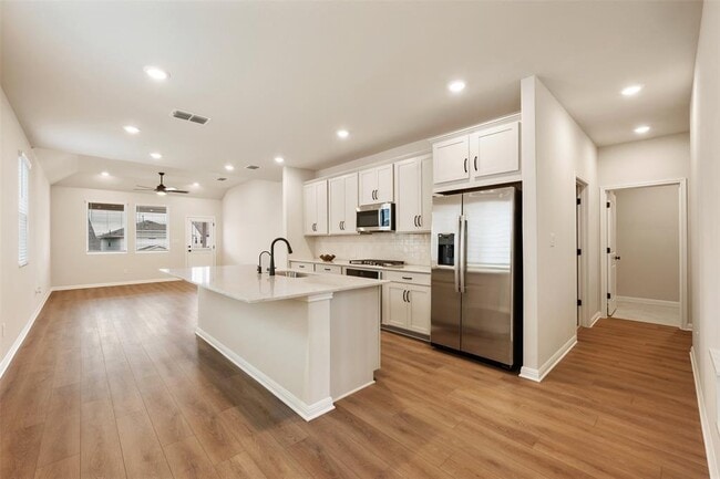 Building Photo - 283 Ranier Wy