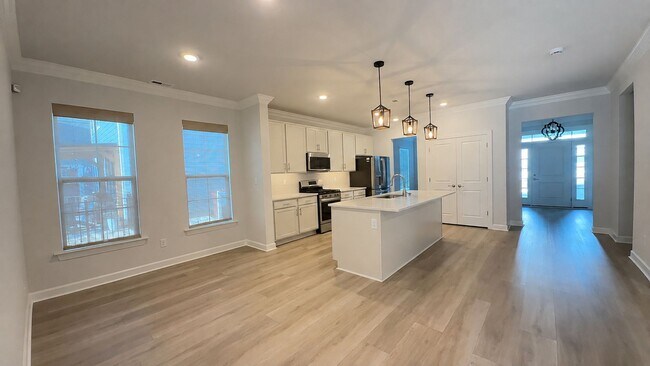 Building Photo - 2218 Sanibel Ln