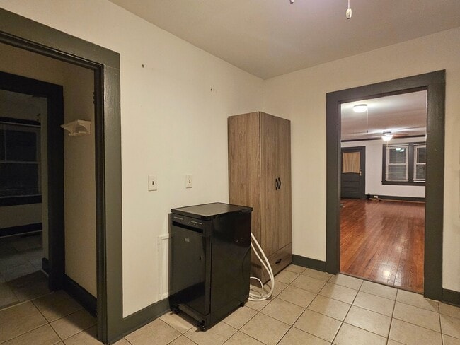 Building Photo - 2 BR, 1 BA on 1 ACRE