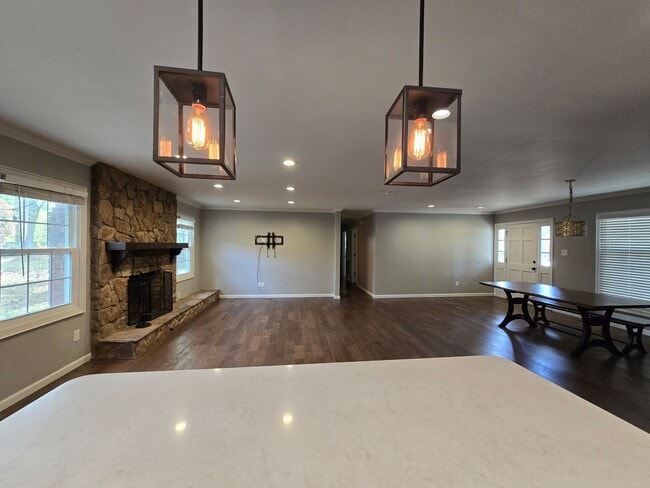 Building Photo - 3456 Regiment Dr