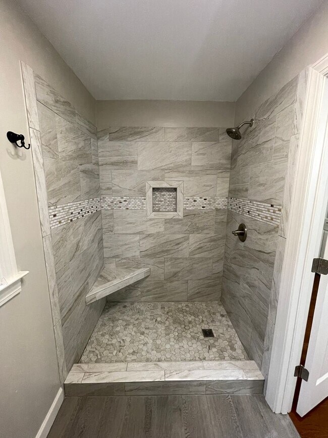 Building Photo - Executive Rental in Horseleg Creek- $3,295