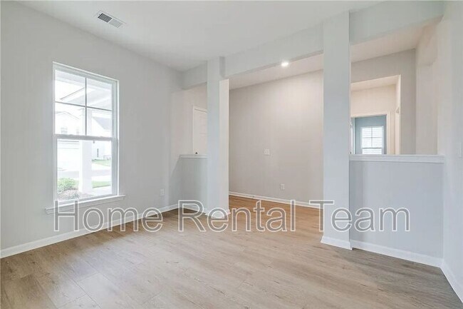 Building Photo - 113 Fenway St