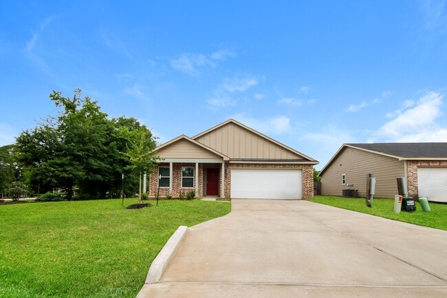 Building Photo - 15505 Briar Forest Dr