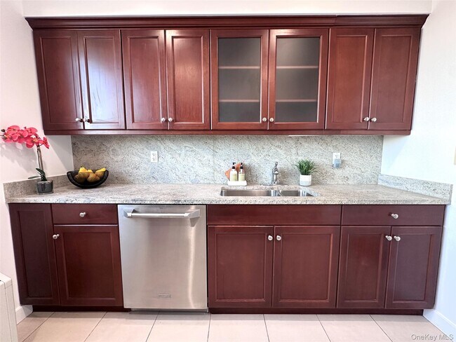 Building Photo - 10 City Pl