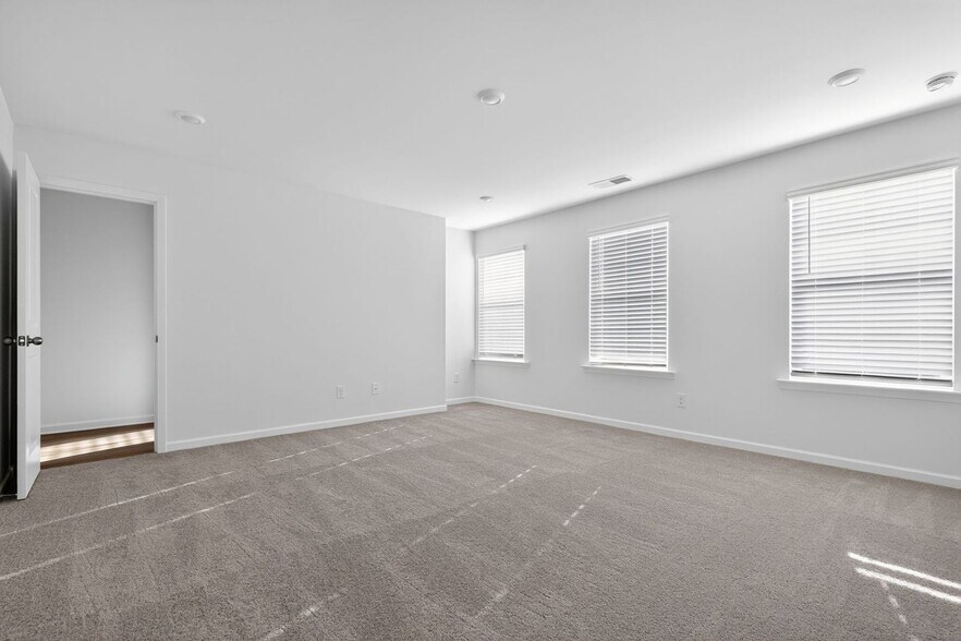 Building Photo - 100 Smithwood Dr