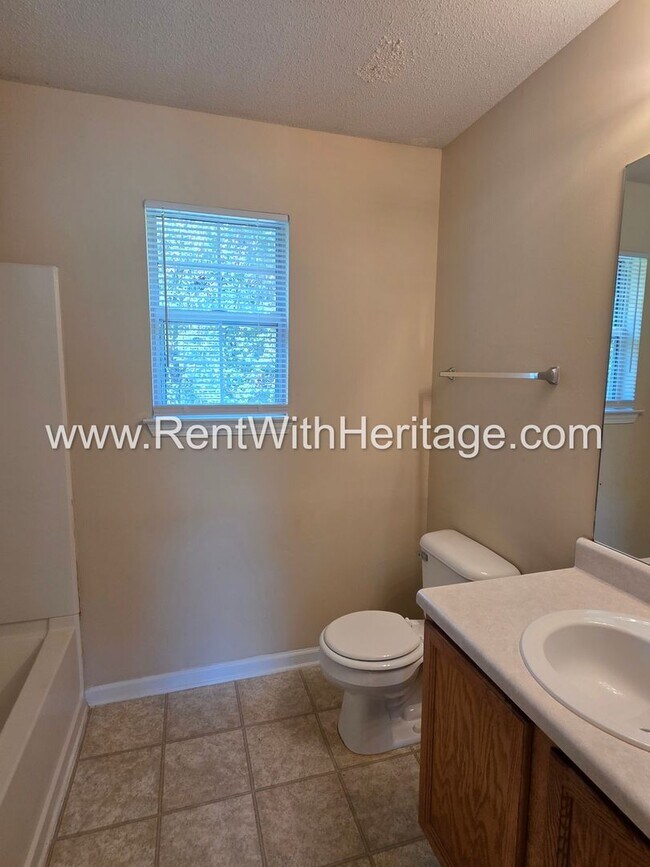 Building Photo - 6535 Manor Creek Dr