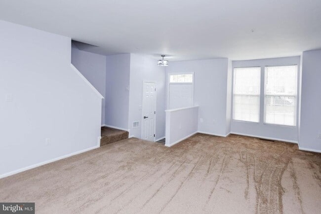 Building Photo - 915 Westlake Dr