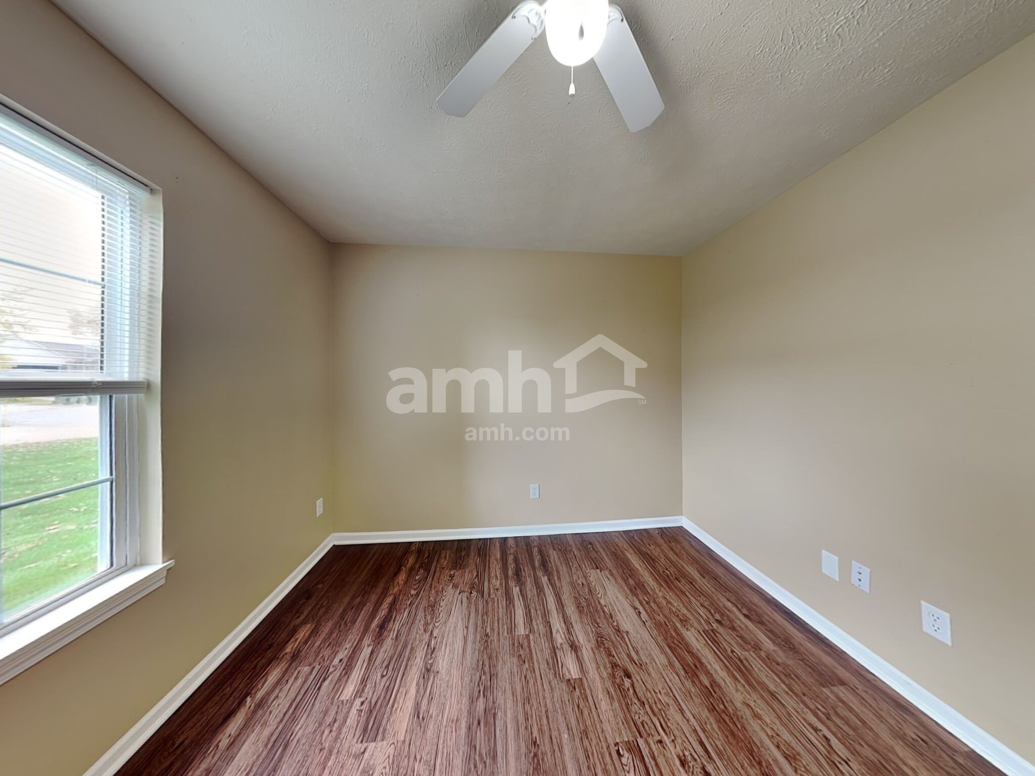 Building Photo - 1460 Persimmon Cir