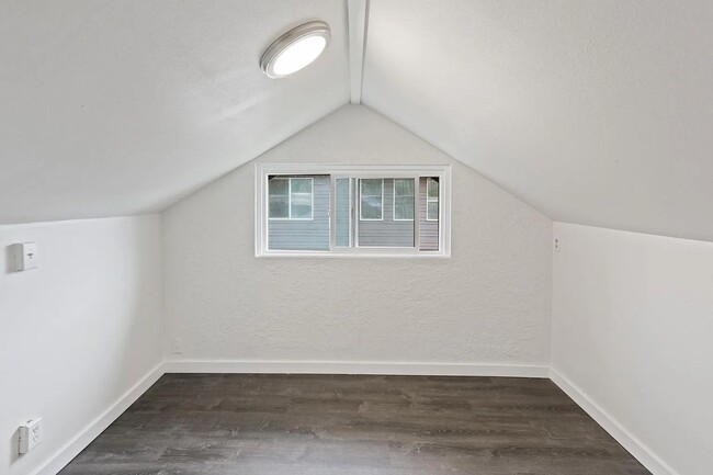Building Photo - Newly Renovated 3-Bedroom Home in North Po...