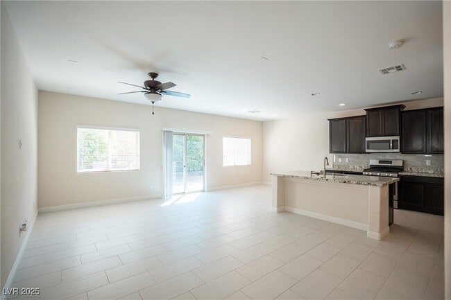 Building Photo - 9419 Sparkling Wing Ct