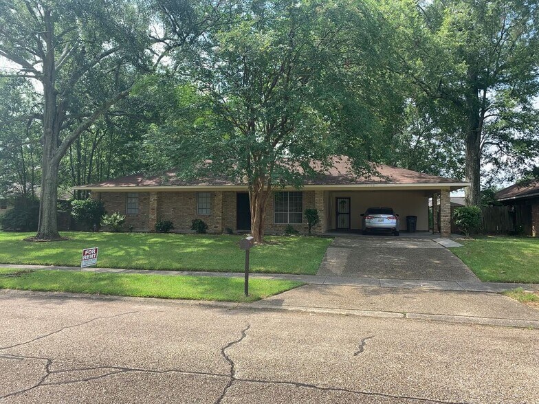 Primary Photo - 9730 Mesa Verde Ave